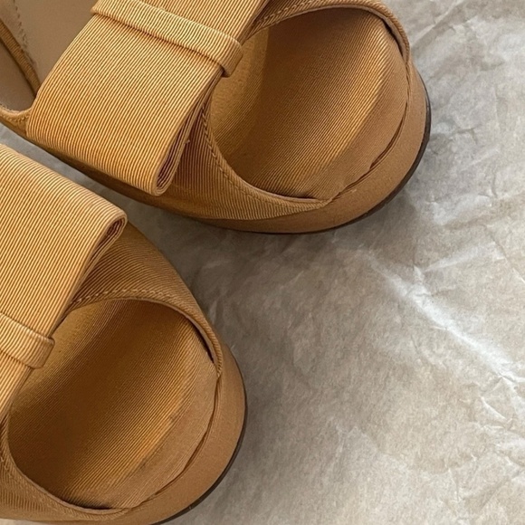 NEW! FENDI Peach Satin Bow Peep Toe Platform Heels Pumps 38.5 - Picture 6 of 16